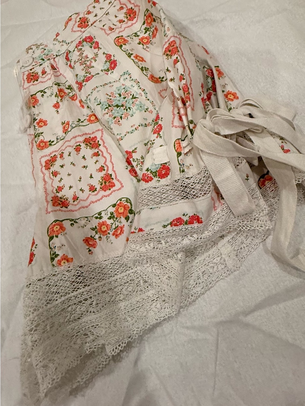 Free People Blooming Lace trim patchwork floral print Cotton Shorts - Picture 6 of 10